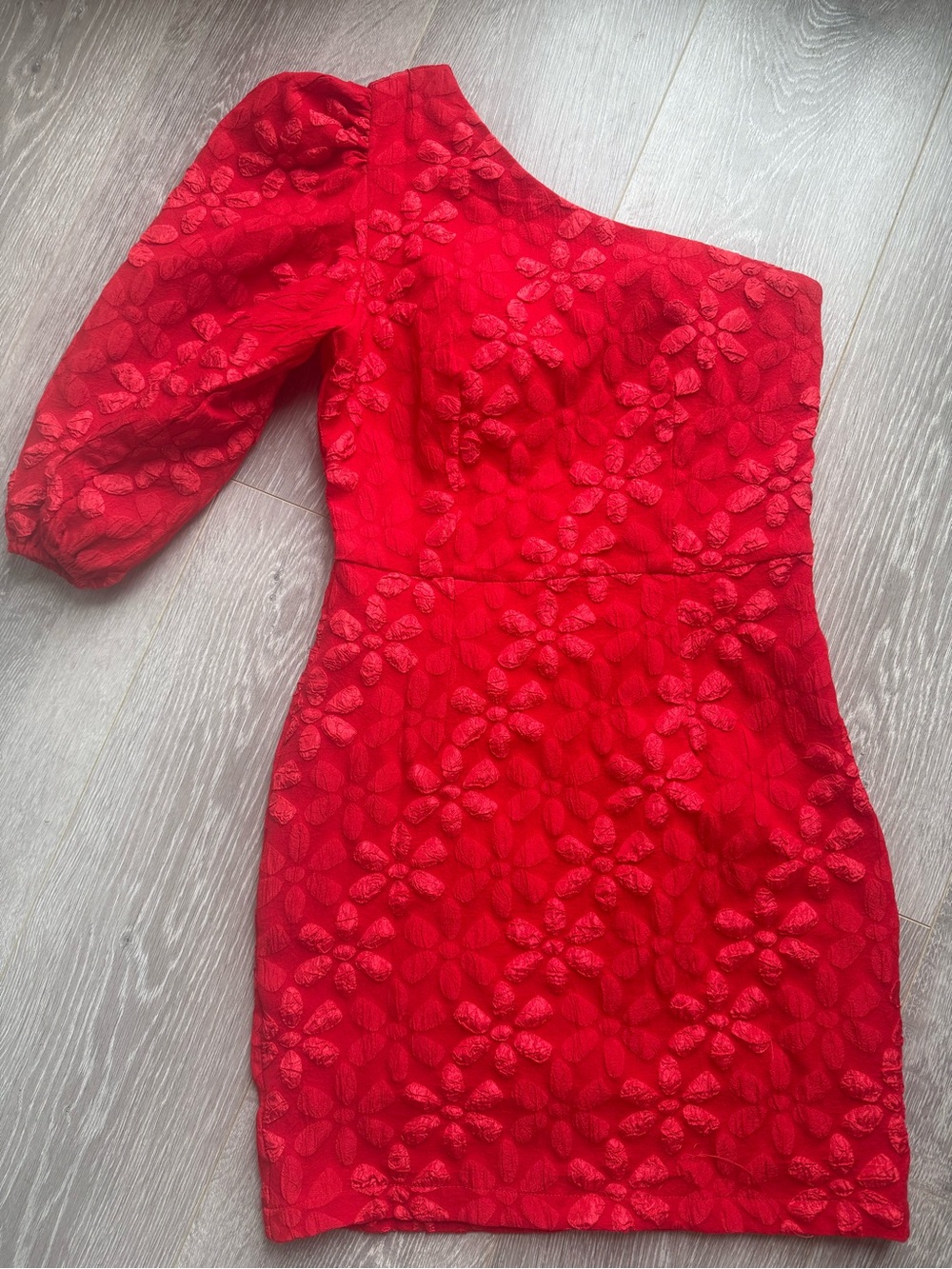 Red, one-shoulder fitted mini dress